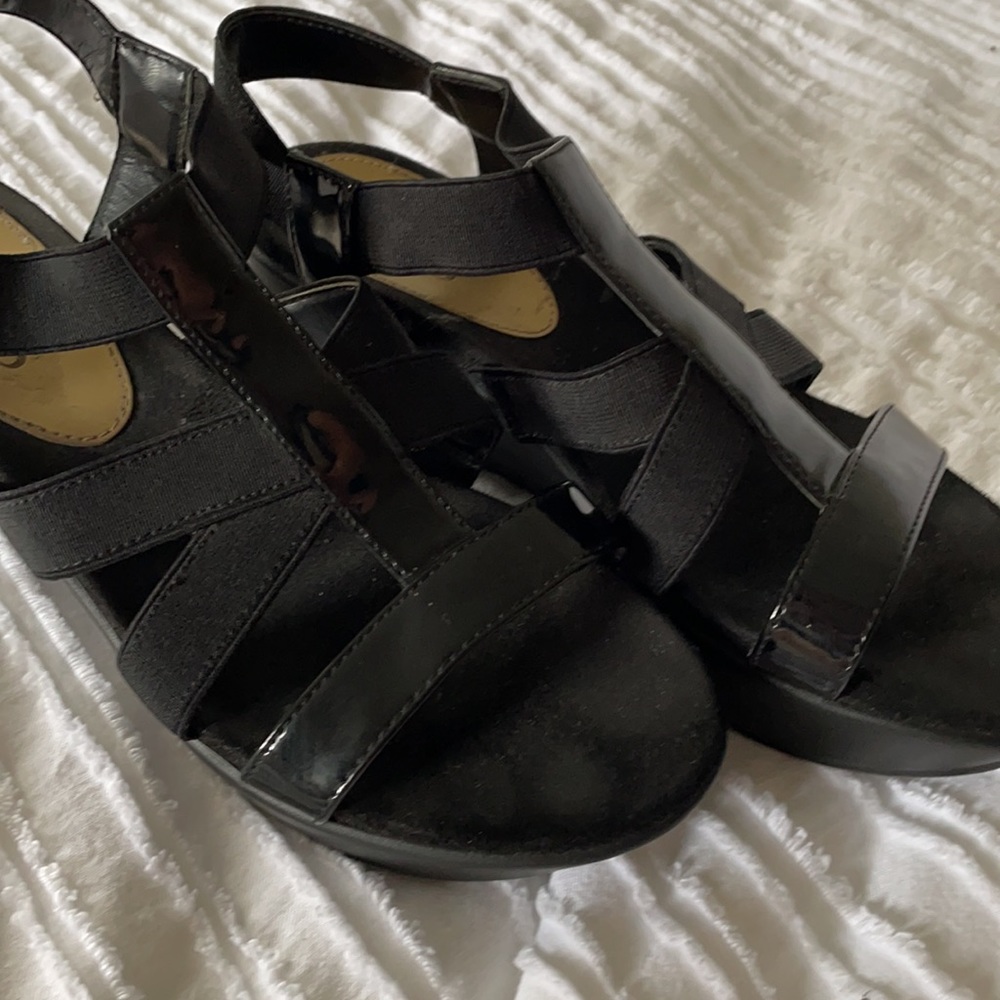 Chaps Platform Sandals - Picture 5 of 5